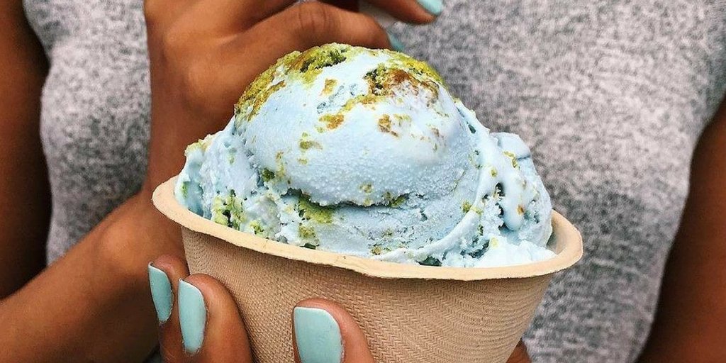 livekindlyco's tweet photo. Vegan-friendly #icecream chain Van Leeuwen to open 5 new NYC locations. The expansion includes #veganfriendly shops in Nolita, the Upper West Side, Soho, and the Upper Easter Side in Manhattan and Prospect Heights in Brooklyn. https://t.co/lPexoO9lVg https://t.co/wADInInFIK