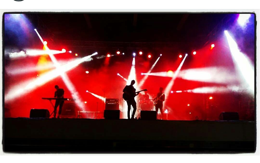 HotSnowBand's tweet photo. Plan para empezar bien el finde de #SanIsidro2018 : Dejarse llevar por el dream pop aderezado de psicodelia con @HotSnowBand y @tourjets mañana viernes en @MaravillasClub Anticipadas 5€ en @entradium Vamos, que vuelan! https://t.co/VLK7r5YWbK
