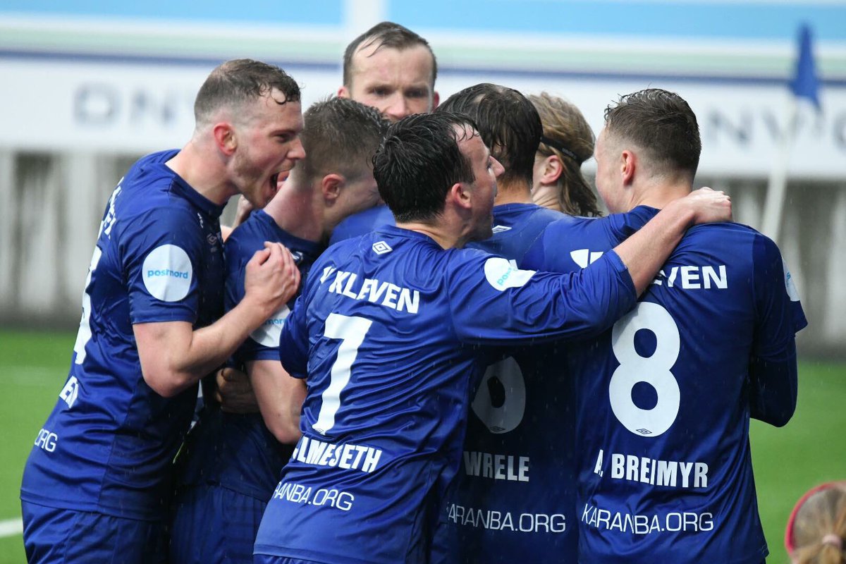 HoddFotball's tweet photo. Fantastisk 2-0 siger over @KristiansundBK!
Klar for 4.runde i NM 👏🏻👏🏻⚽️
FOTO: Arne Flatin, Hødd Fotball
#hødd #kristiansundbk #høddvoll #nmcupen2018 https://t.co/QW3kSD7hGl