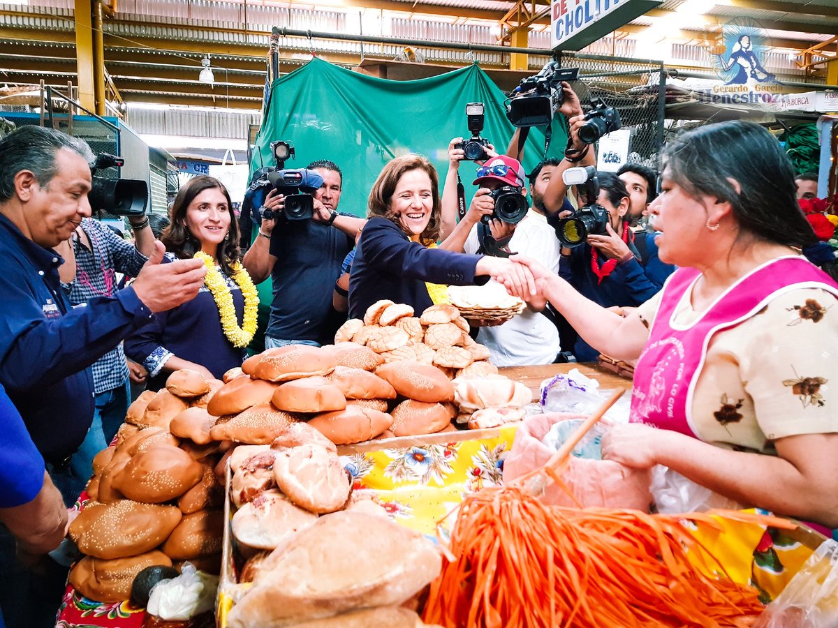 G Henestroza Twitterren: "Visita @Mzavalagc a mujeres comerciantes en el  mercado principal de Ocotlan De Morelos Oaxaca. Su compromiso es y será el  de generar con dedicación verdadera las condiciones de crecimiento