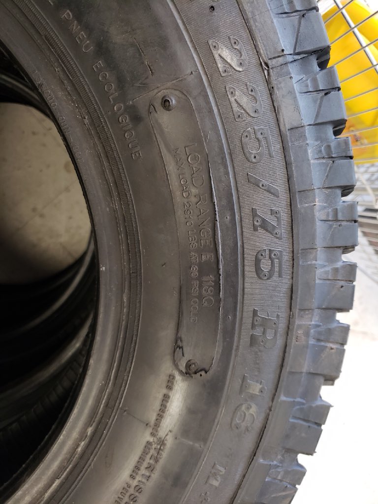 firstaveservice's tweet photo. Deal Alert!!!  225/75 R 16 tires only $550.00 for the set includes installed and balance. #tires #dealalert https://t.co/JH5HDiifJ1