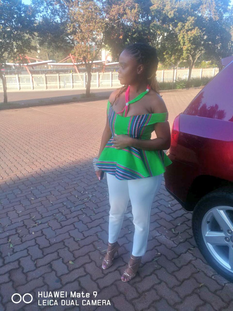 bleq_barbiie's tweet photo. When intelligence meets character 👩🎓🎓. This is for you, mom & dad. #ujgrad2018 ujgrad2018 #ujalumni #mukololo👸 #recordtime https://t.co/ThRHNaAZnL