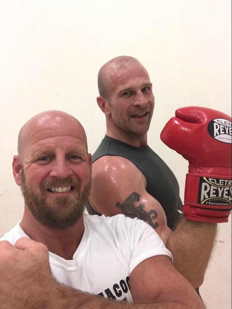 Denboy1111's tweet image. Me and the chief......almost fight time again......anybody order tickets to the gun show 💪