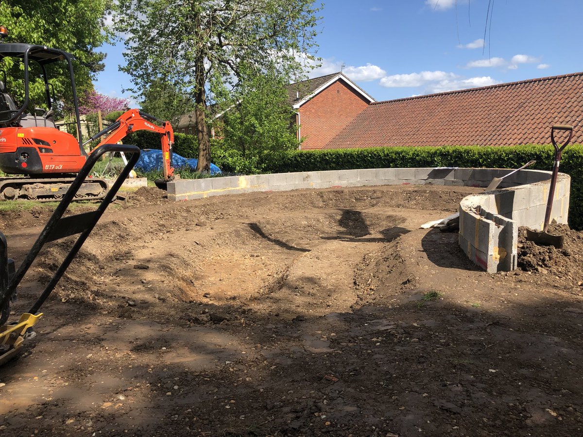 crgroundwork's tweet photo. More pond pictures from Romsey #colinrogersgroundwork #avizestructuralengineering #tealsgardeningservices #dogwonder https://t.co/q4TloergNK