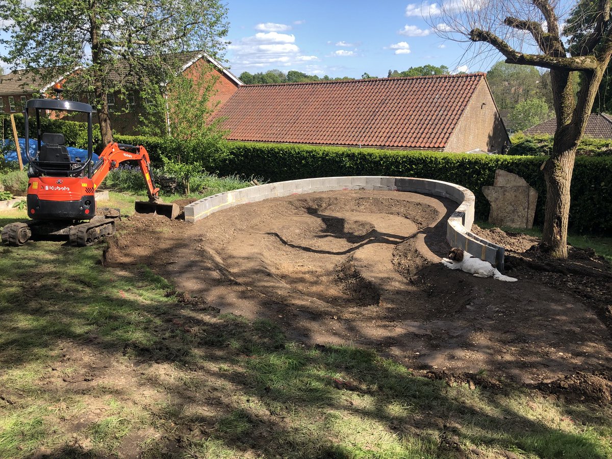 crgroundwork's tweet photo. More pond pictures from Romsey #colinrogersgroundwork #avizestructuralengineering #tealsgardeningservices #dogwonder https://t.co/q4TloergNK
