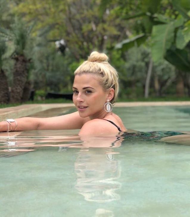 _Jerome_Off's tweet photo. Whaou quelle beauté Kelly ❤️❤️ tu es magnifique 😍j’espère que tes vacances à Marrakech se passe bien? Je te souhaite une belle soirée et trop hâte de te retrouvé lundi #TPMP
Bisous ❤️
❤️❤️ @kelly_vedovelli ❤️❤️
📸 #InstantPartage
😍 #Beautété
🌊 #Vacance https://t.co/FcCdPpdEmv