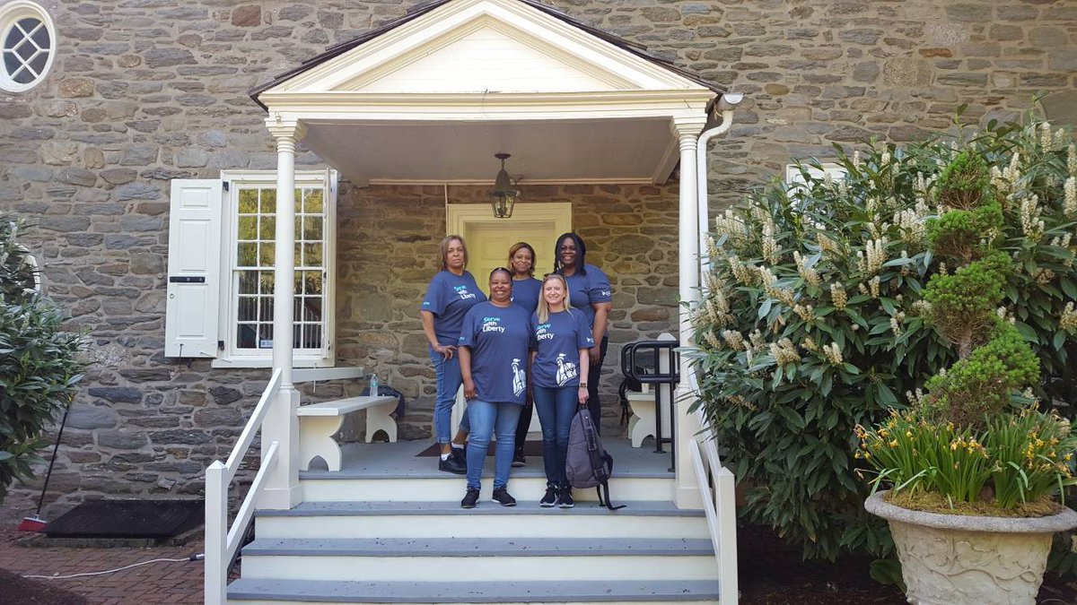 CSCPhilly's tweet photo. Thank you to @LibertyMutual yet again for a wonderful day of helpful cleaning and organizing!
#volunteer #giveback #donate https://t.co/sNJlQCdHiV