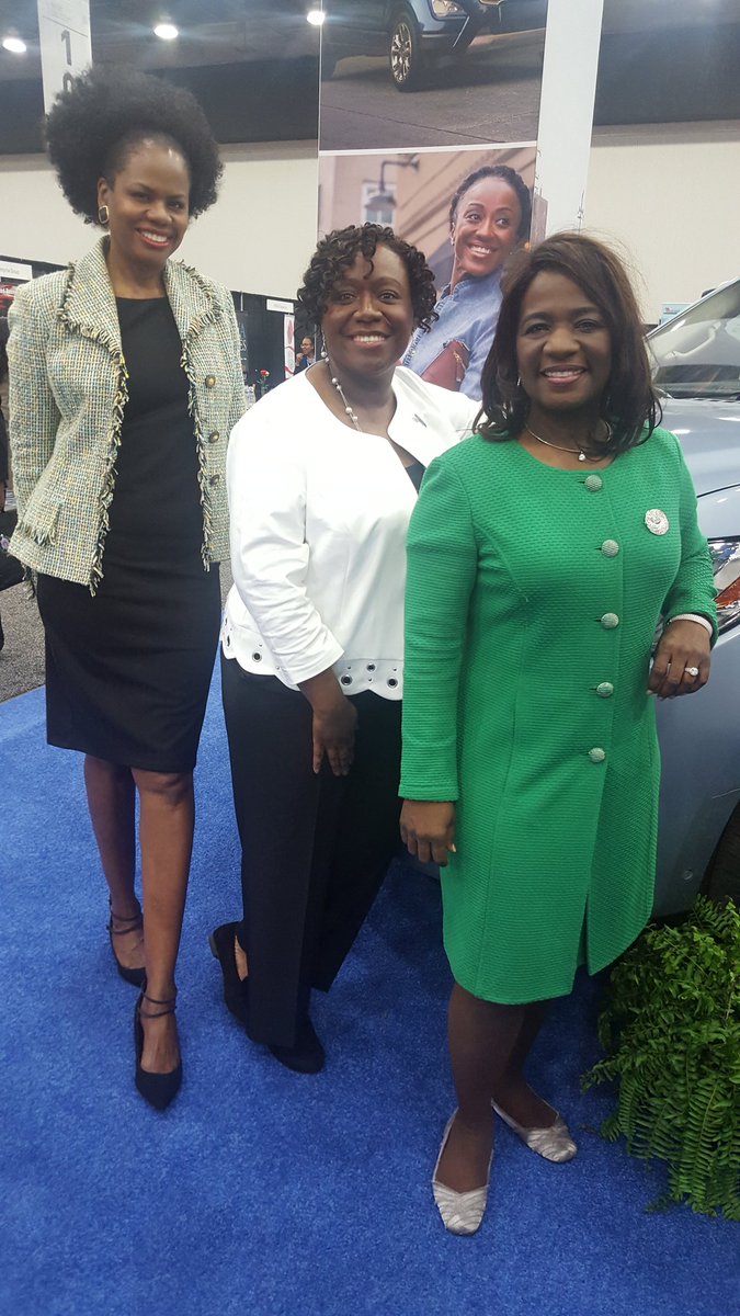 StephWSpeaks's tweet photo. Look who stopped by the @Ford booth at #MMPC18 @MichiganMSDC MSRobinson #SupplierDiversity @MultiTrainingSy Donna Charles. Welcome, ladies! https://t.co/r6iqC3gmLL
