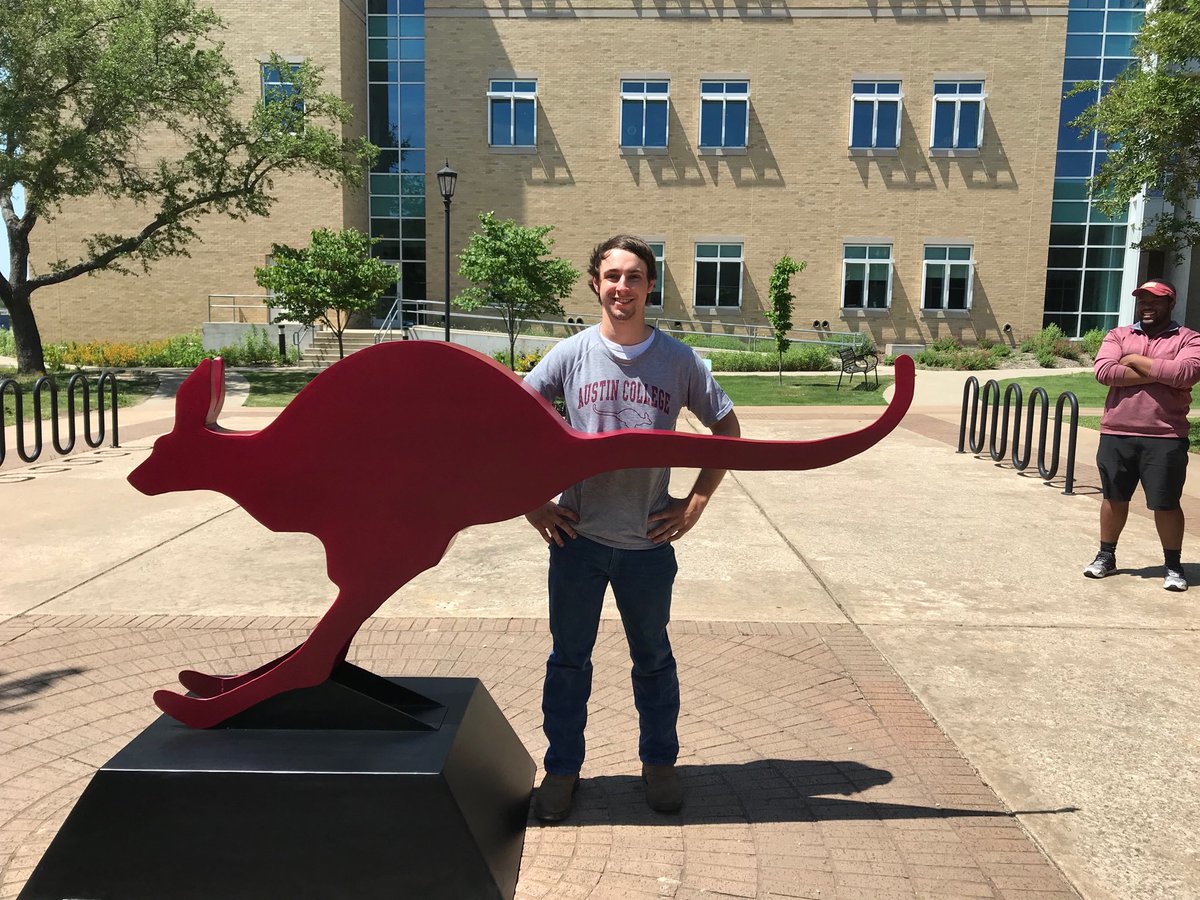 Coach_DawsonRSP's tweet photo. BIG thanks to Kirk Lipsitz ‘18.  Talented man. His “Make it a Great Day” statue is in place. #ACMan. #RSP. https://t.co/EBhaGqSyHH