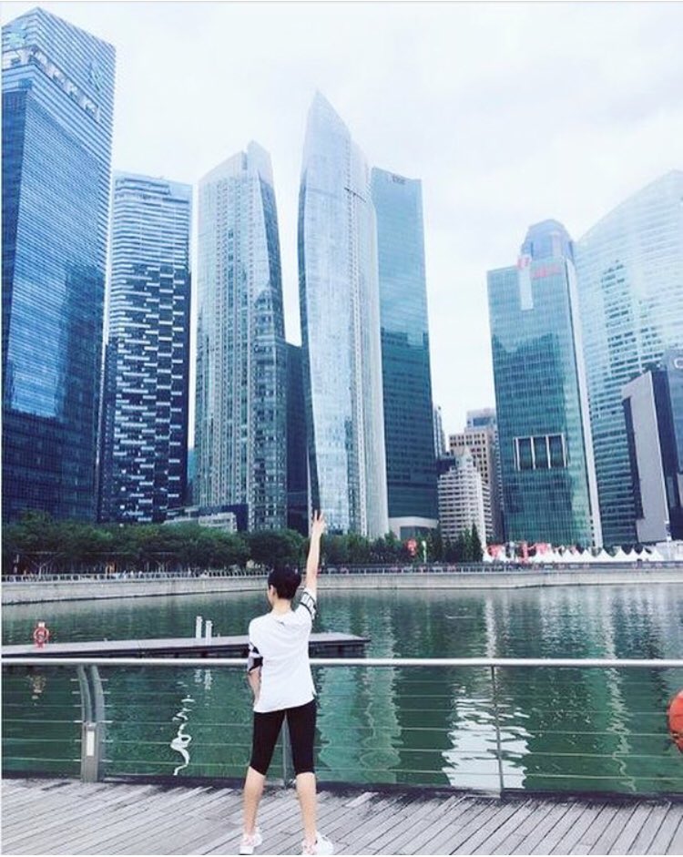 RunTheWorldApp's tweet photo. What a cool #running spot is in #Singapore! You’ll find guided running routes of this and many other cities in @runtheworldapp (Thanks to @baihan1013 📸). Wanna try the app in preview 🤙? contact us! #singaporerunners #travel #discover #runthebest #runner #MarinaBaySands https://t.co/9DvC40tPfV