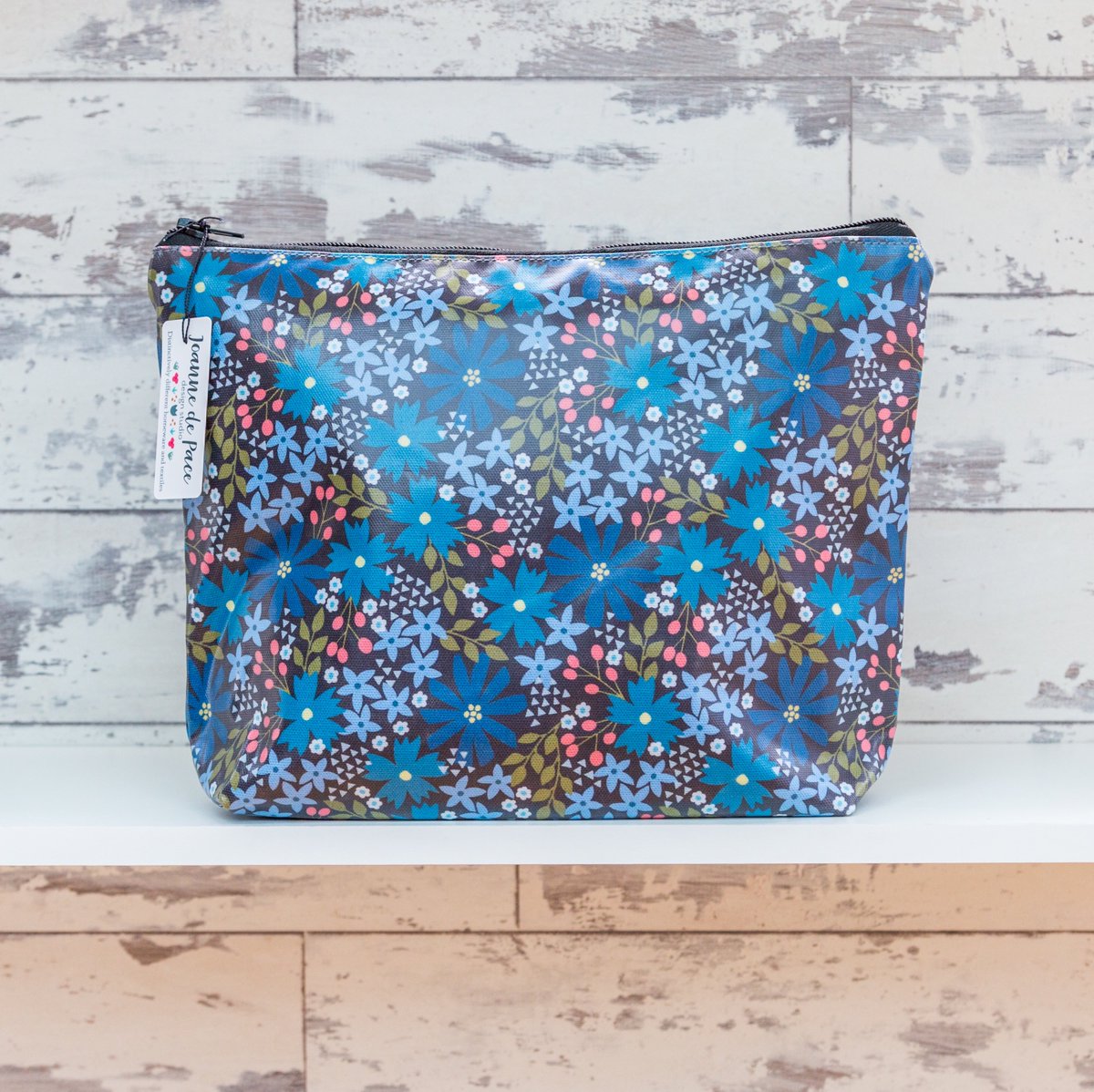 Jodepacedesign's tweet photo. Very happy to announce that these lovely oilcloth wash bags are back in stock!!! Absolutely fabulous for everyday, perfect to take on your summer holiday! 
#strawberry #ginandtonic #blueflowers #blossom #floral #cocktails #bag #smallbusiness #supportindependent https://t.co/0YeyeS5sgO