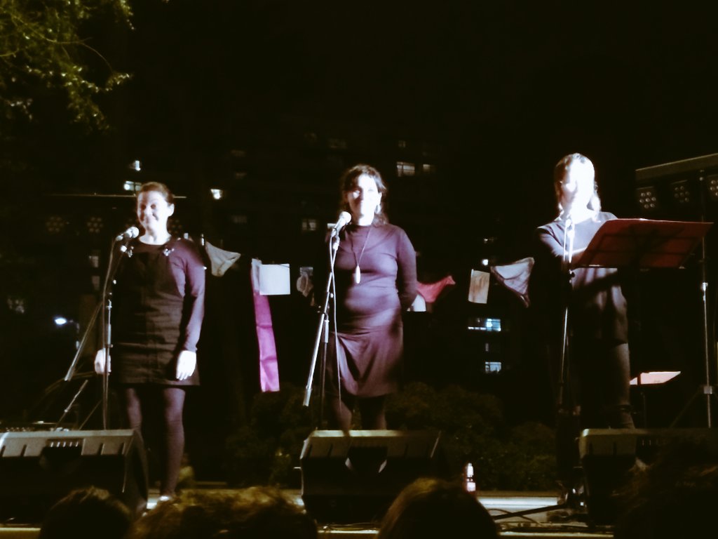 LauraCanyades's tweet photo. Gràcies @lesvagines pels vostres monòlegs 💜 #SetmanaJoveLC18 https://t.co/HnAFLuyVtT