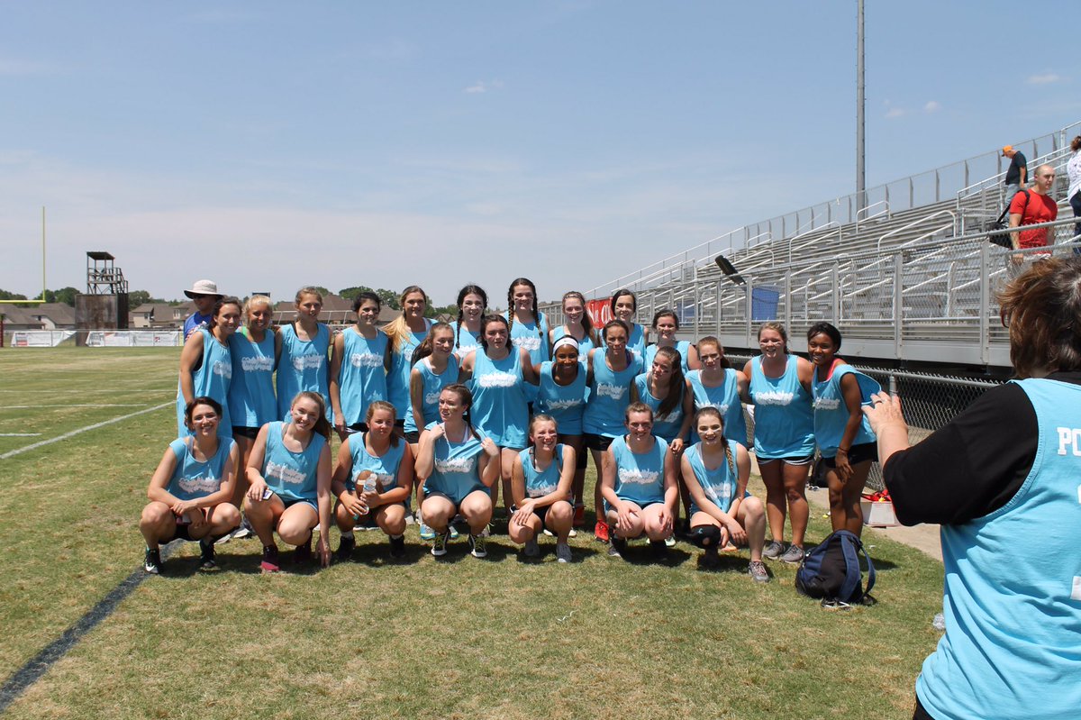 CobyScott53's tweet photo. super proud of my girls for coming away with the W and continuing the streak ! s/o to the best coaching staff around ! 💯🏈 #3peat #Undefeated #GetTheKeys #PowderPuff2k18 https://t.co/GVf8ftEudK