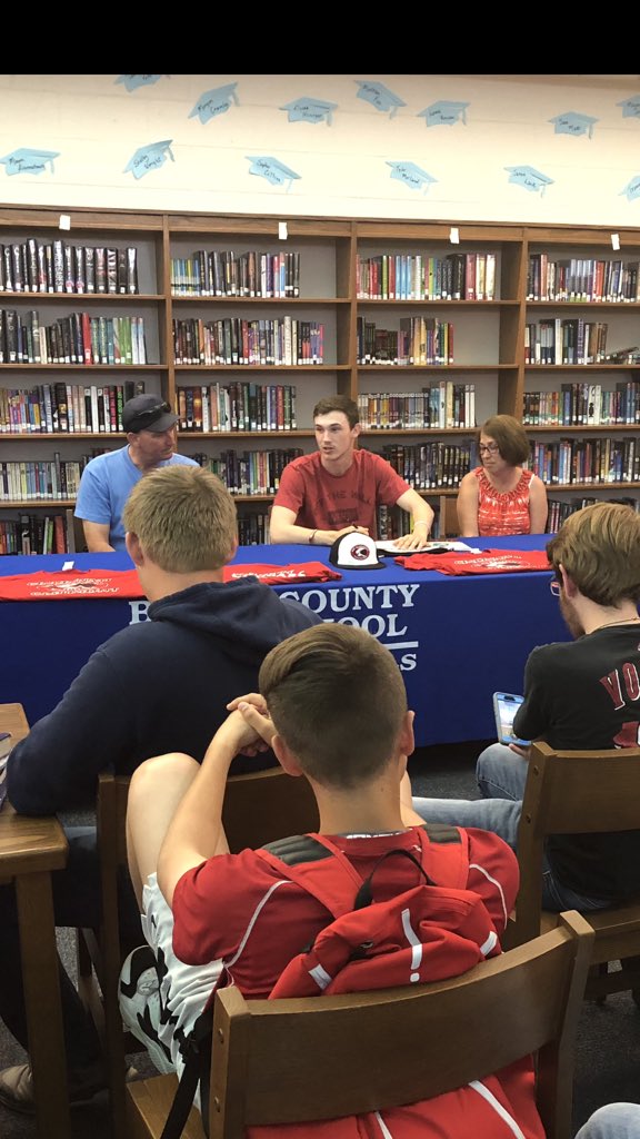 bcrebsbaseball's tweet photo. Robbie Winterman signs with UC Clermont! https://t.co/0hPQdrvF5S
