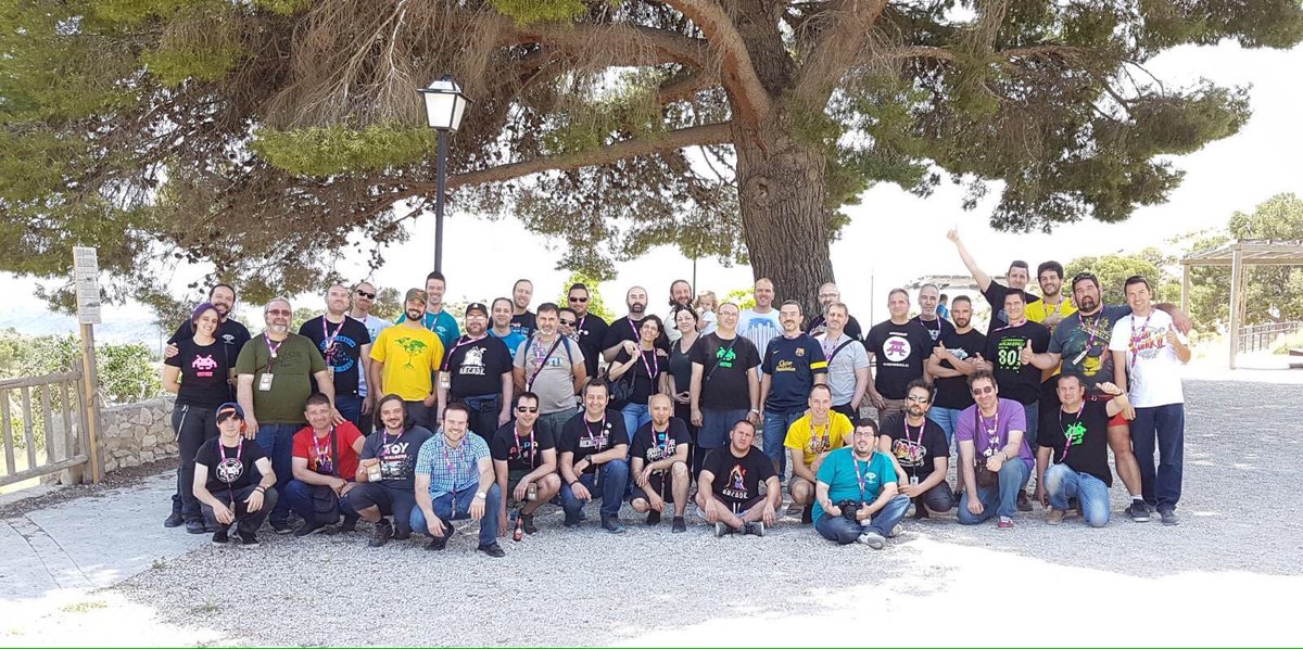 Arcade_Vintage's tweet photo. ¿Estás pensando en venir a #ArcadeCon2018 pero todavía no te has decidido? Echa un ojo al hashtag #ArcadeCon2017 y verás lo que vivimos 😜👍👾 https://t.co/Ic3r0QDdhz