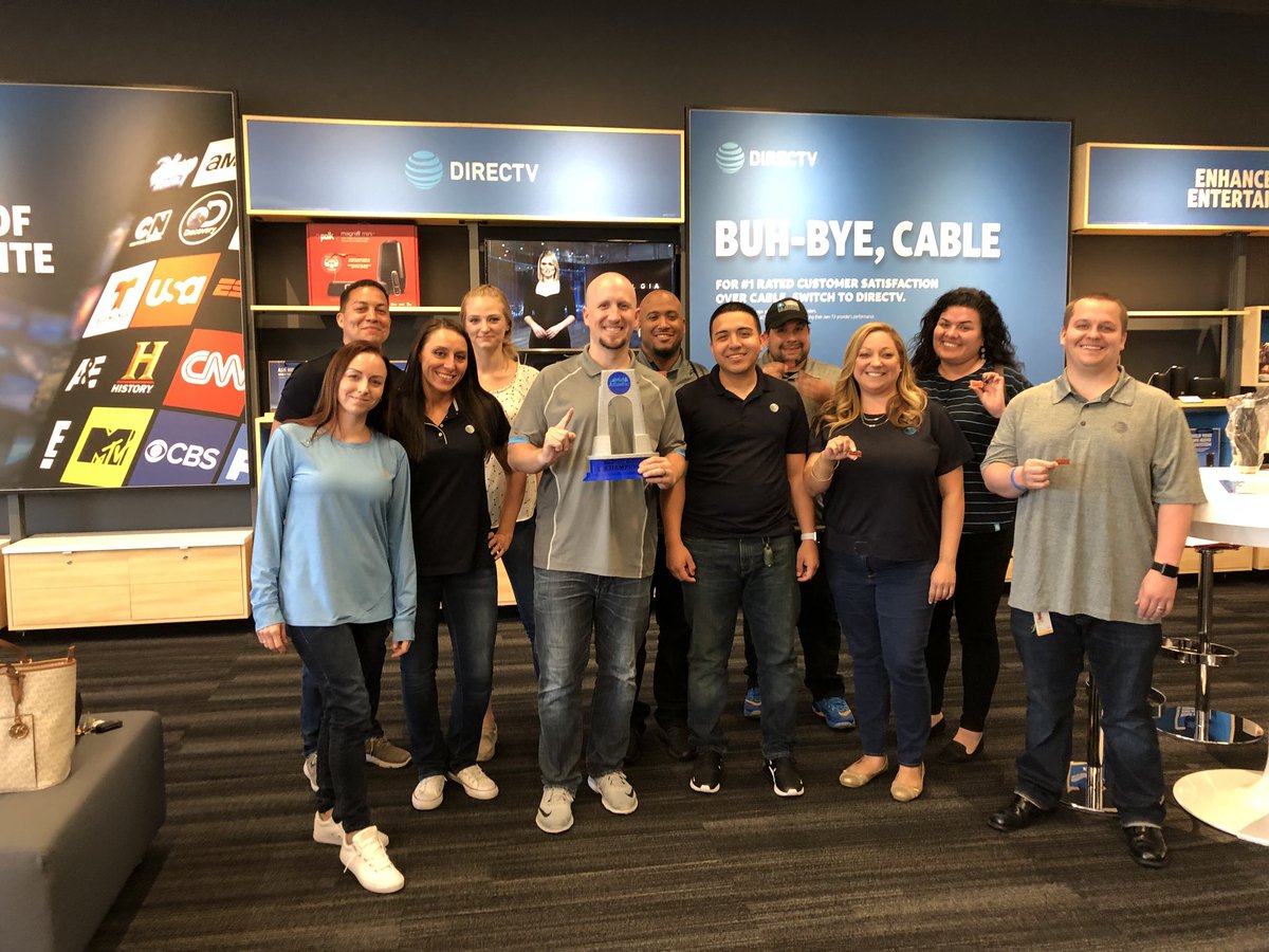 GKeiling's tweet photo. Who won the #Mightiest March Madness hardware?? #TeamKeiling-It did!! Thanks for the nice trophy and pins @MidAtlStatesREx @404girl @MidAtlantic1860 Thank you team for all you do!! @Ciara_Wills https://t.co/9gWAukoa0s