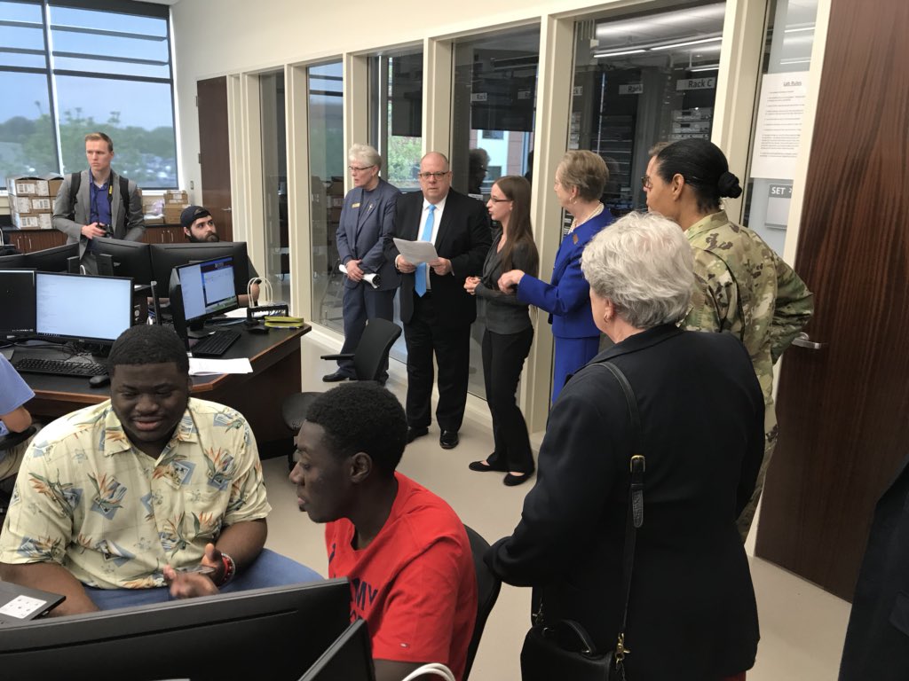 GovLarryHogan's tweet photo. Next for #HoCoDay, I’m here at @HowardCC - had the chance to see the Science, Engineering, and Technology Building, the Dental Hygiene Center, and EMS Lab. #HoCoMD https://t.co/2AiPQrAvdN