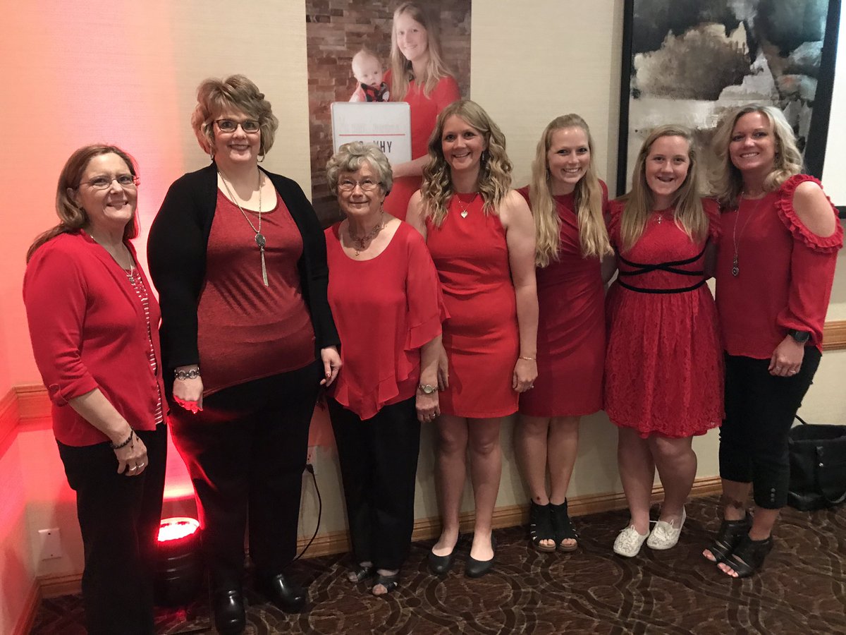 Ashley_Hanley1's tweet photo. Thanks for the support at the Go Red luncheon for the @HeartAssocMN. #GoRedforWomen #GoRedMankato https://t.co/HJPHE1DuiV