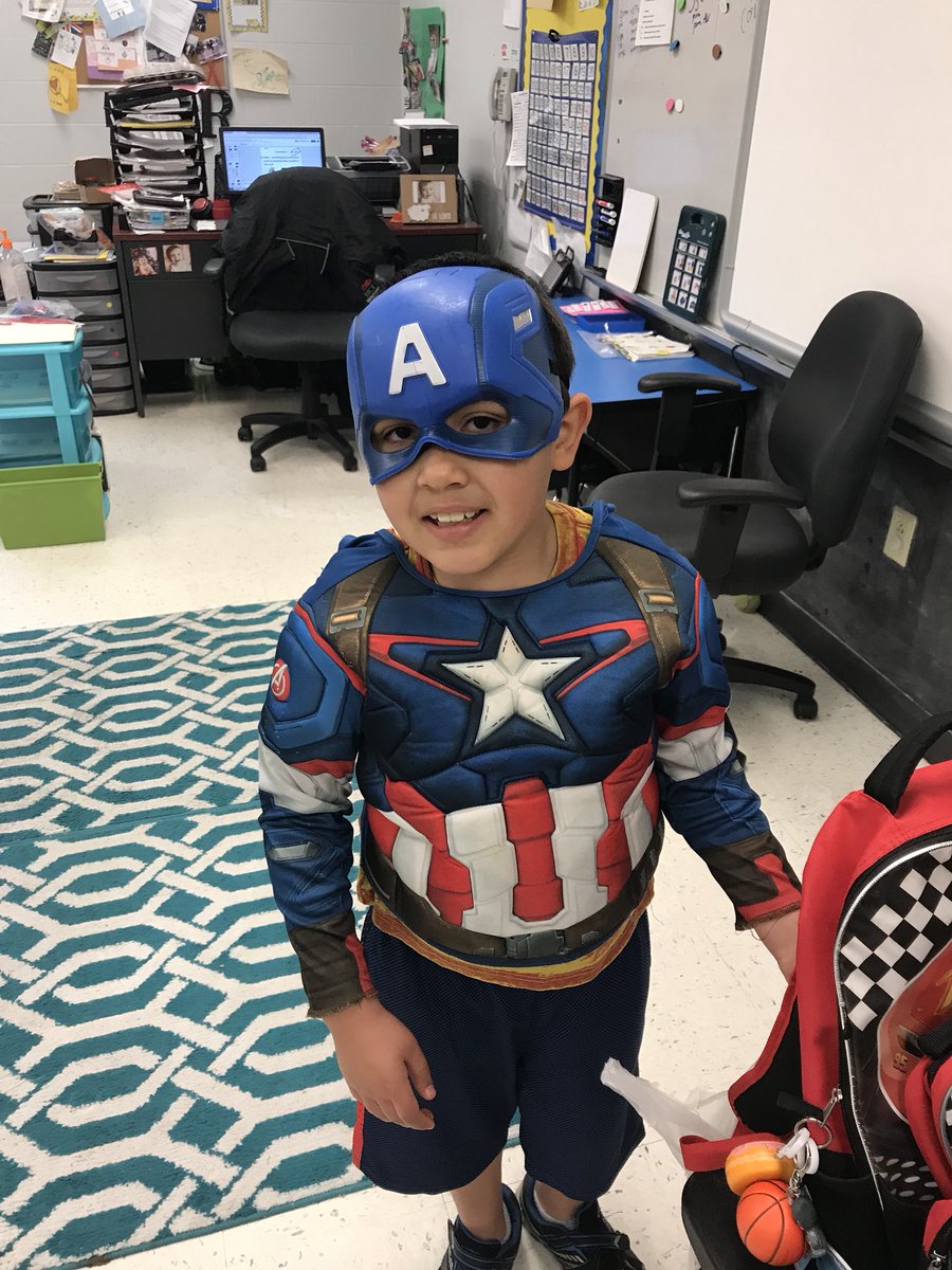 nicholasnewton5's tweet photo. #teacherappreciation with super heroes @marvel @DCComics @RineyvilleElem #wardrobechanges https://t.co/JlpSWZwSj5