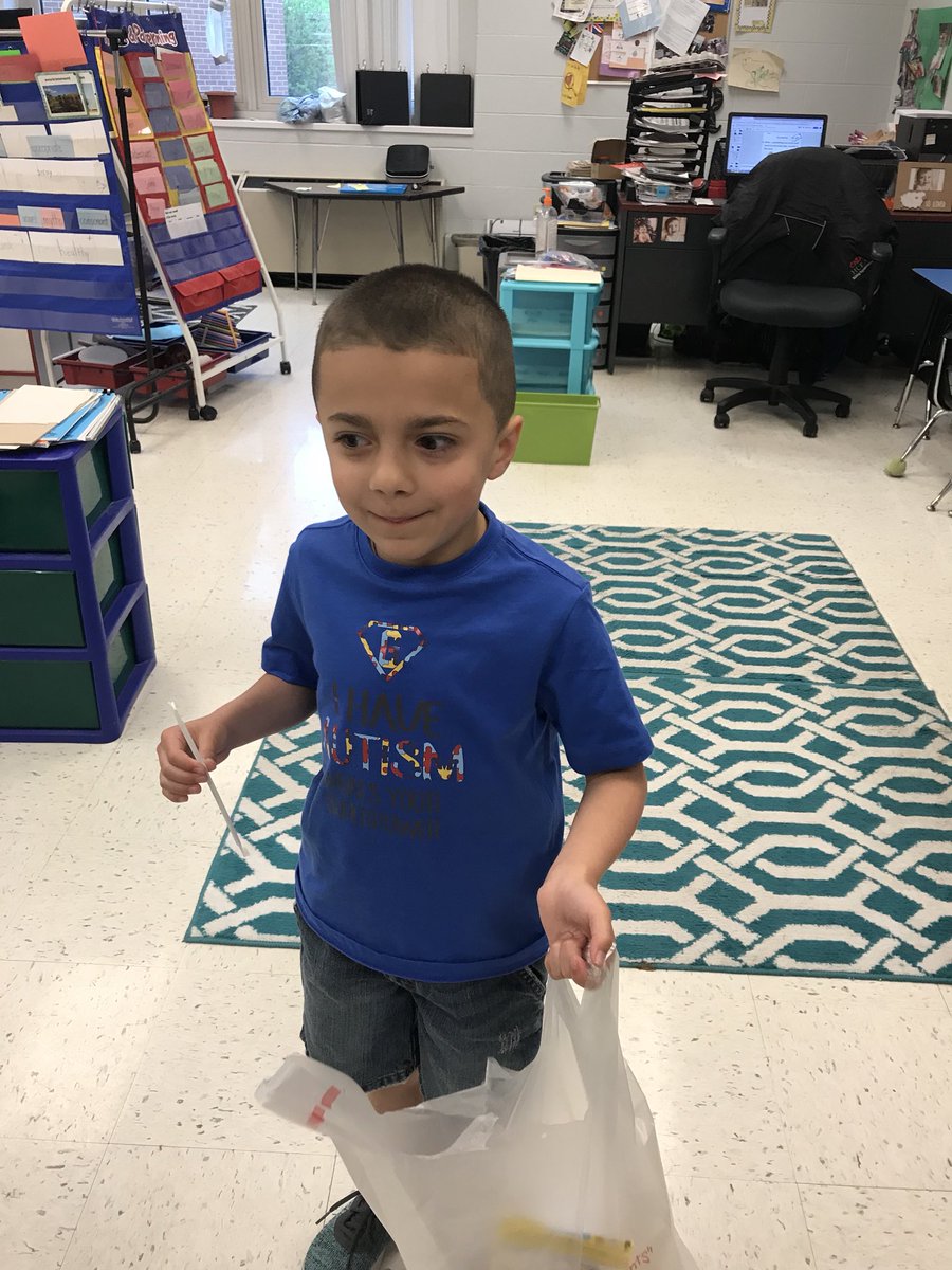 nicholasnewton5's tweet photo. #teacherappreciation with super heroes @marvel @DCComics @RineyvilleElem #wardrobechanges https://t.co/JlpSWZwSj5
