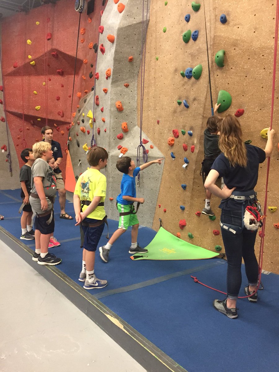 MrsGraybealSTS's tweet photo. @StTimsRaleigh Founders Day auction winners enjoying an afternoon @trirockclub - Mrs. Scully and Ms. Lynn even got in on the fun! https://t.co/mK689Pj1pP
