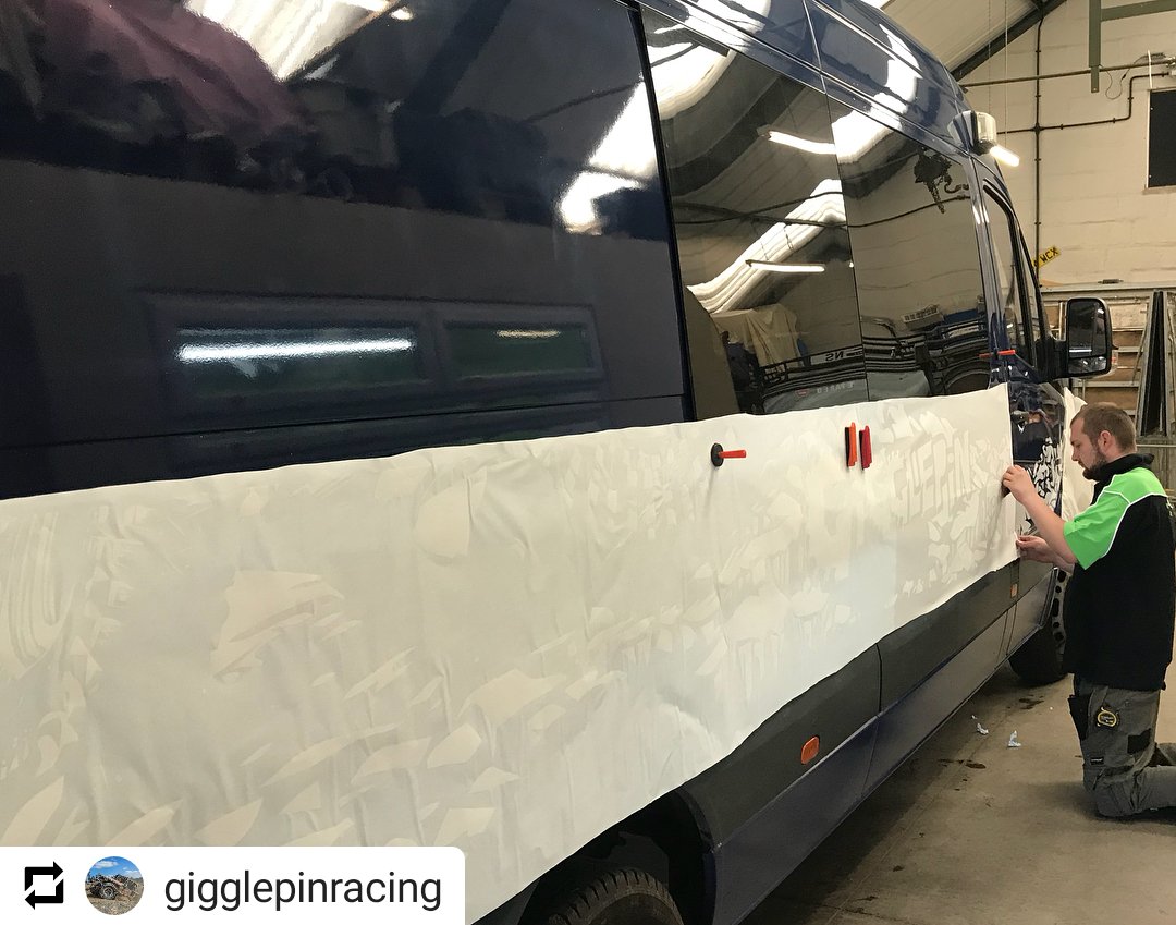 MsignsUk's tweet photo. @TeamGigglepin #4×4 #offroad #mercsprinter #graphics #thursday https://t.co/VL2jQcChEe