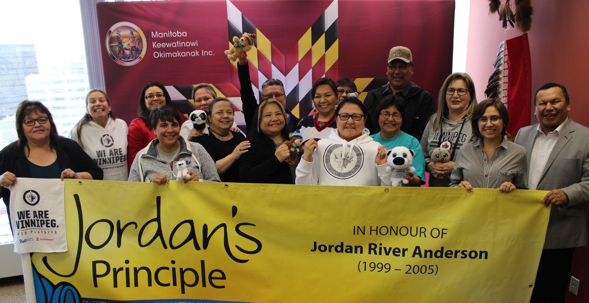 MKO_North's tweet photo. The MKO staff, management and Grand Chief @SheilaNorthMKO are happy to support #JordansPrinciple on #BearWitnessDay!!

Bear hugs for @SpiritBear, @Caringsociety and @cblackst  from his cousins in #Manitoba! https://t.co/EUFSUw8J1y