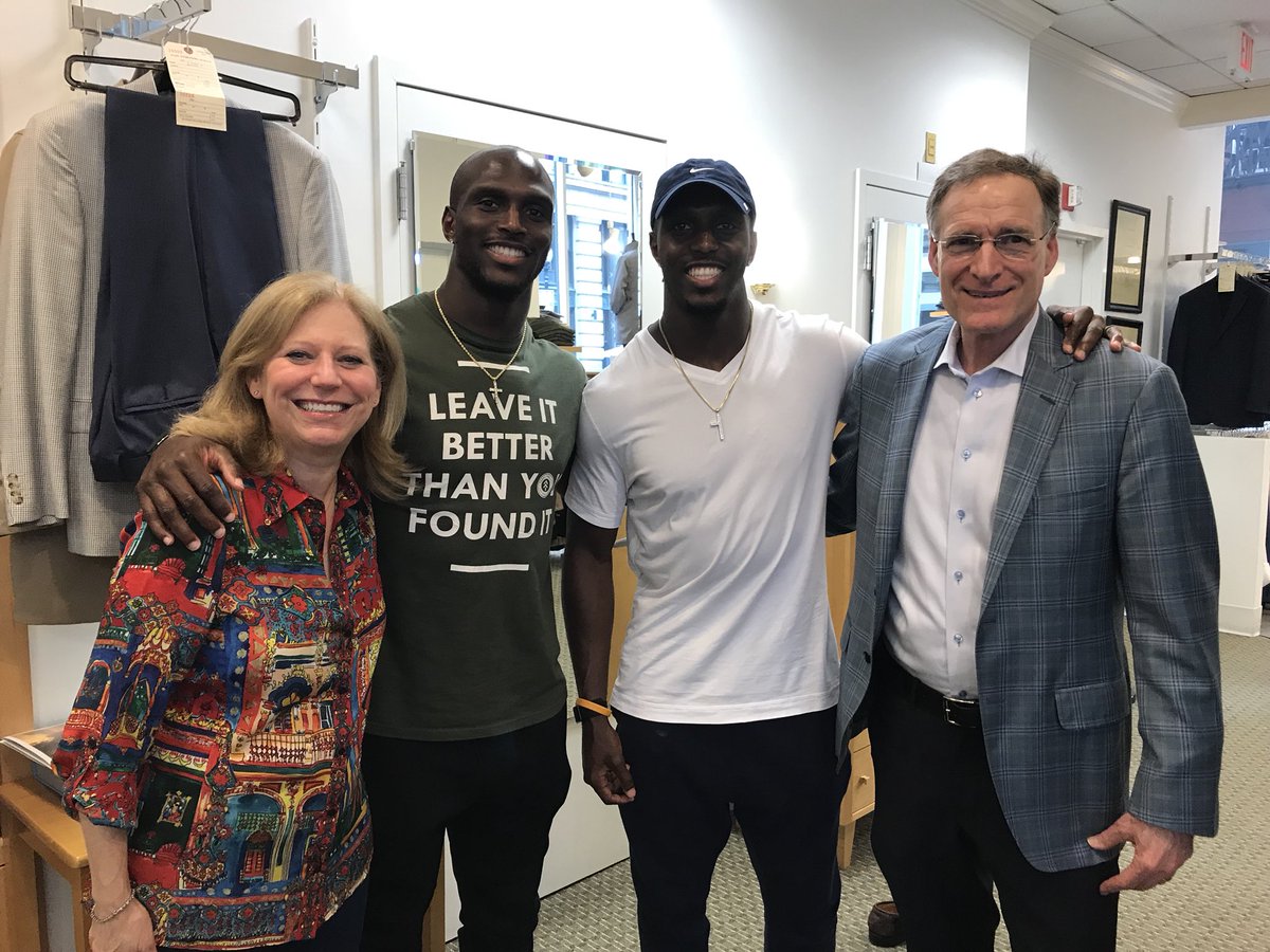 ARIBoston's tweet photo. @McCourtyTwins - Devin &amp; Jason loved having you at the store. Thank you for coming by! @JackVictorStyle @patriots @Globaltravler #patriotsnation https://t.co/OHGtMUgUAr