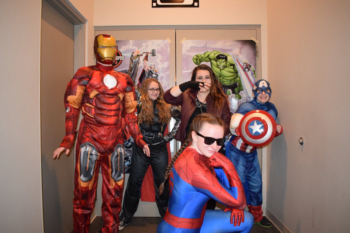 HookedHollywood's tweet photo. HNHU HEAT volunteers trying to protect kids and teens from the "infinite" dangers of onscreen smoking #smokefreemovies #Rate18A https://t.co/qAr0cJXOTO