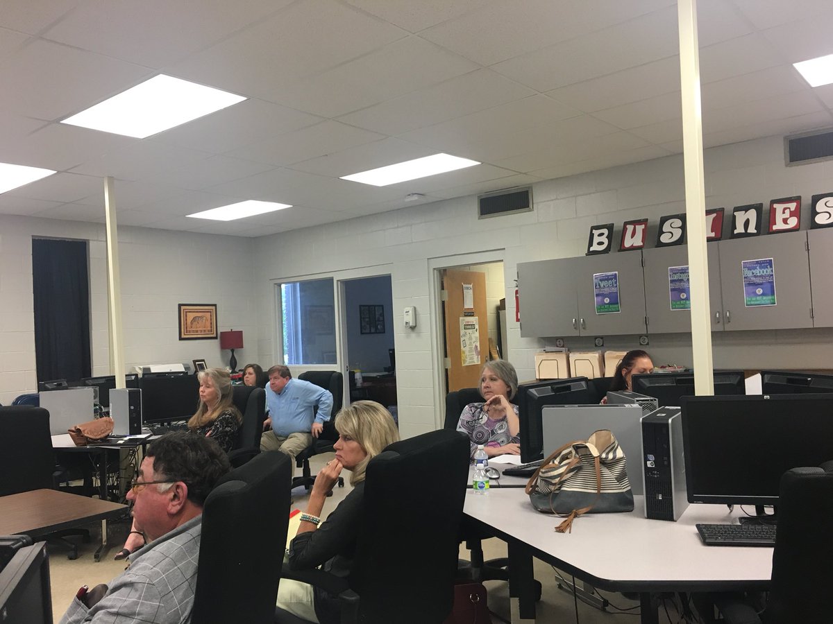 TheEnterpriseMS's tweet photo. Continuing to celebrate #MSEDWeek with our quarterly industry to industry mtg. today at @WCCTC. We are connecting local industry to OJT & internship program opportunities available to help identify & support entry level workers. #BRE #EconDevWeek https://t.co/14KtXI44iB