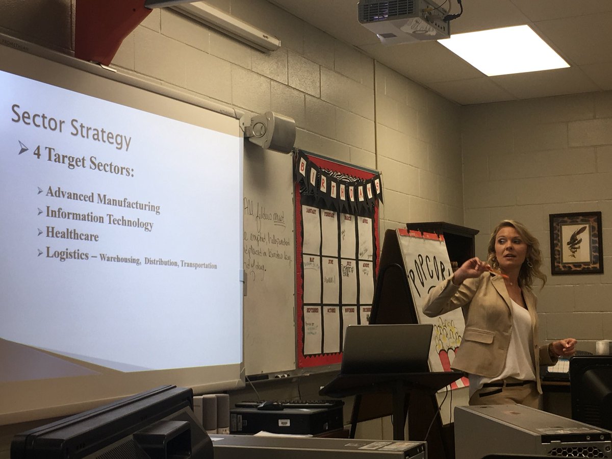 TheEnterpriseMS's tweet photo. Continuing to celebrate #MSEDWeek with our quarterly industry to industry mtg. today at @WCCTC. We are connecting local industry to OJT & internship program opportunities available to help identify & support entry level workers. #BRE #EconDevWeek https://t.co/14KtXI44iB
