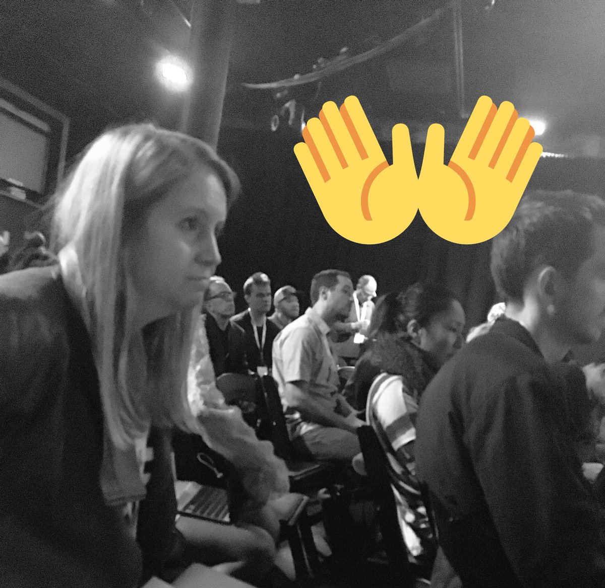 How can physical artworks be put on the blockchain? Great intervention from <a href="/lindsaymoroney/">Lindsay Moroney</a> from <a href="/artorycom/">Brett</a> at @creativetechwk on how artwork data are being put on the blockchain without any correlation w/ owner #artregistry #blockchainevent #BlockchainWeekNYC