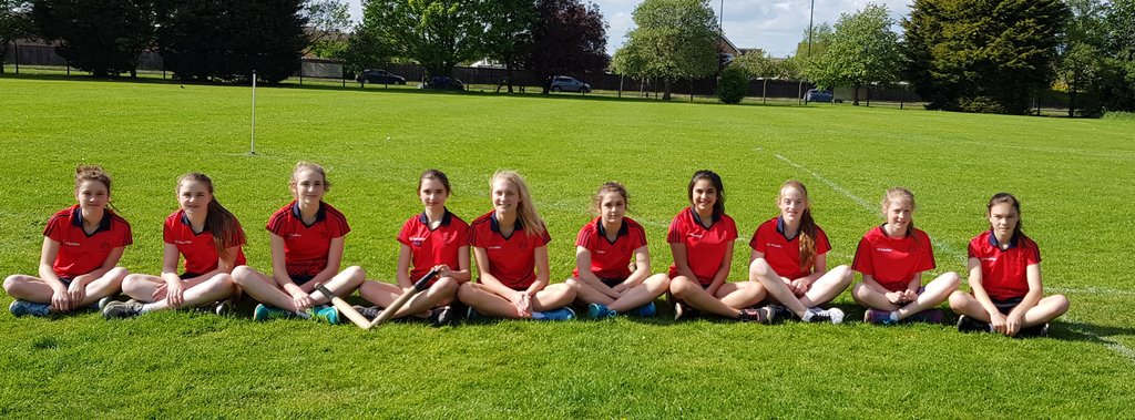 redhousesport's tweet photo. U14A team played TSH at rounders tonight. The girls got off to a flying start but TSH pulled it back in the last innings. Brilliant competitive game... RHS WON: 14-10.5 POM: Alice #rounderrounder #loverounders @RedHouseSchool https://t.co/a1uTb3hYzf