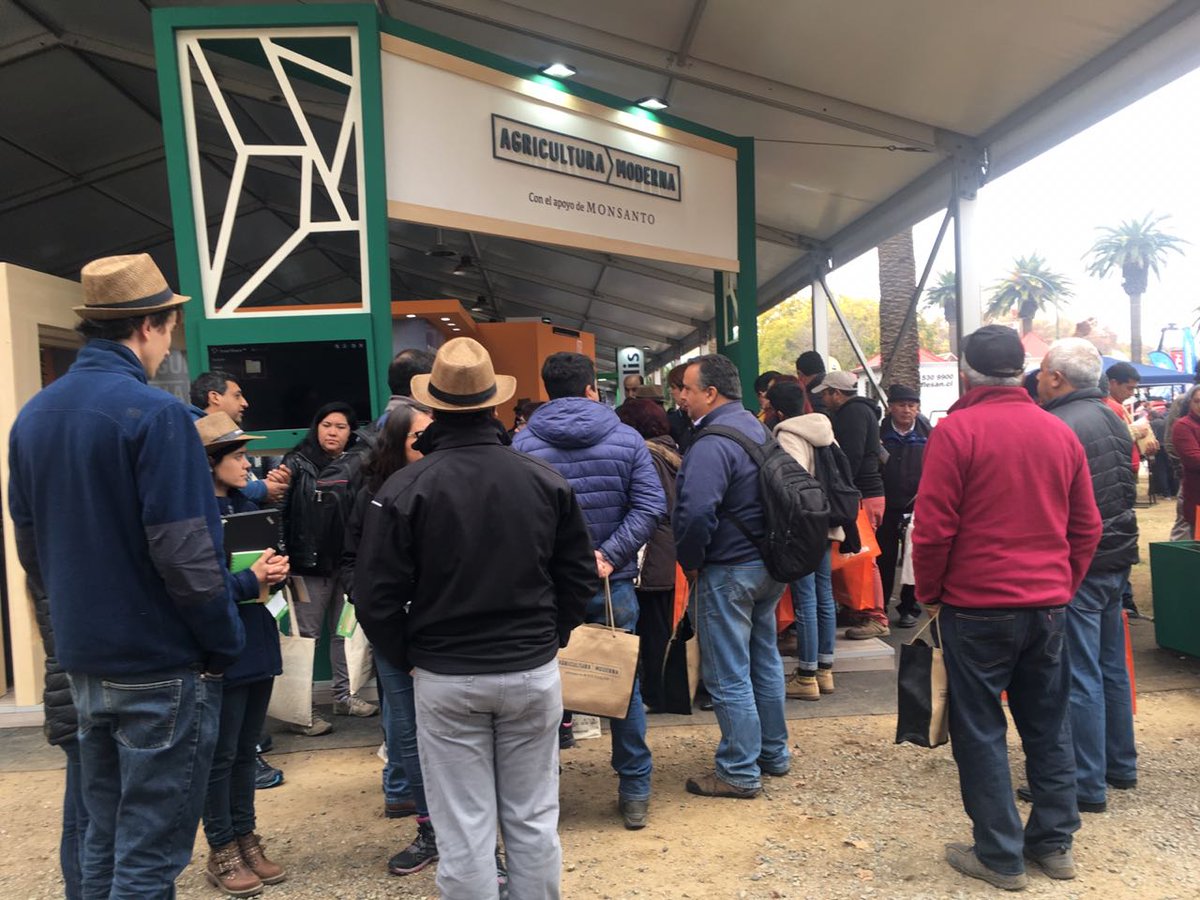 PortalAgroChile's tweet photo. Segundo día de #iftagro2018  en Talca.
100% Innovación y sustentabilidad
No te pierdas mañana último día.
Entrada liberada. 
La mayor feria  de tecnología agrícola en  Chile.
@IFTagro
@PrensaInnova
@MinagriCL 
@INDAP_Chile 
@FIA_Chile 
@redapicolachile 
@iniachile 
@IICAChile https://t.co/7DlWy4so3q