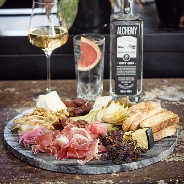 Charcuterie cheese boards, Healesville craft-made spirits and a cosy open fire place. Treat your mum to Mother’s Day in the Yarra Valley this Sunday at @alchemydistillers 🥃❤️ Booking essential via #alchemydistillers #melbournepopups ift.tt/2ry1Wna