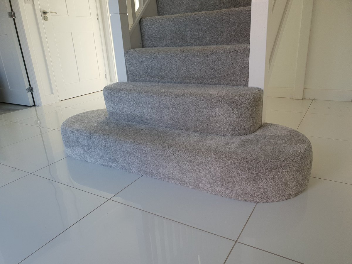 floors_inspired's tweet photo. @CormarCarpets #apolloelite fitted on the roses #charleston 9mm using @QA_Flooring #premiumgripper all finished off with a double - double #handstitchedbullnose #floorskills #nicf https://t.co/mJteClQjJN