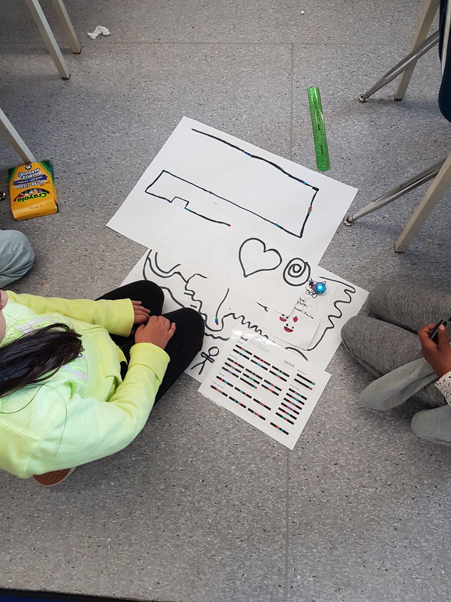 naimah1's tweet image. First day with #ozobots was a success.
#STEM
#stemcoding
#lkcougars
#Sd40learns
#newwestschools
#handsonlearning
#codingquest
#InquiryMindset