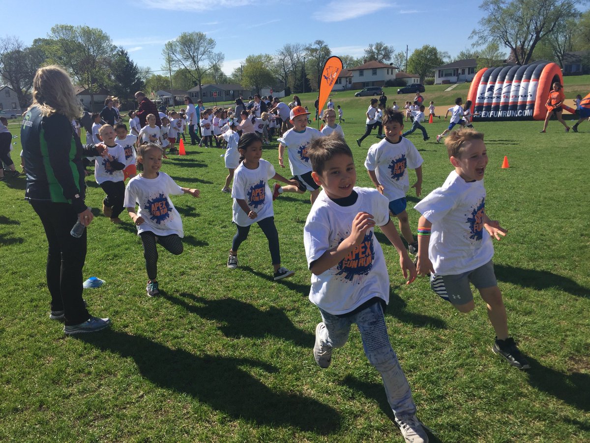 TroupClassSSP's tweet photo. Pictures from today's APEX Fun Run. The kids did well, and had a blast! Thank goodness for good weather!
#tryeverythingkec #ssppride https://t.co/oaMKLxgKWi