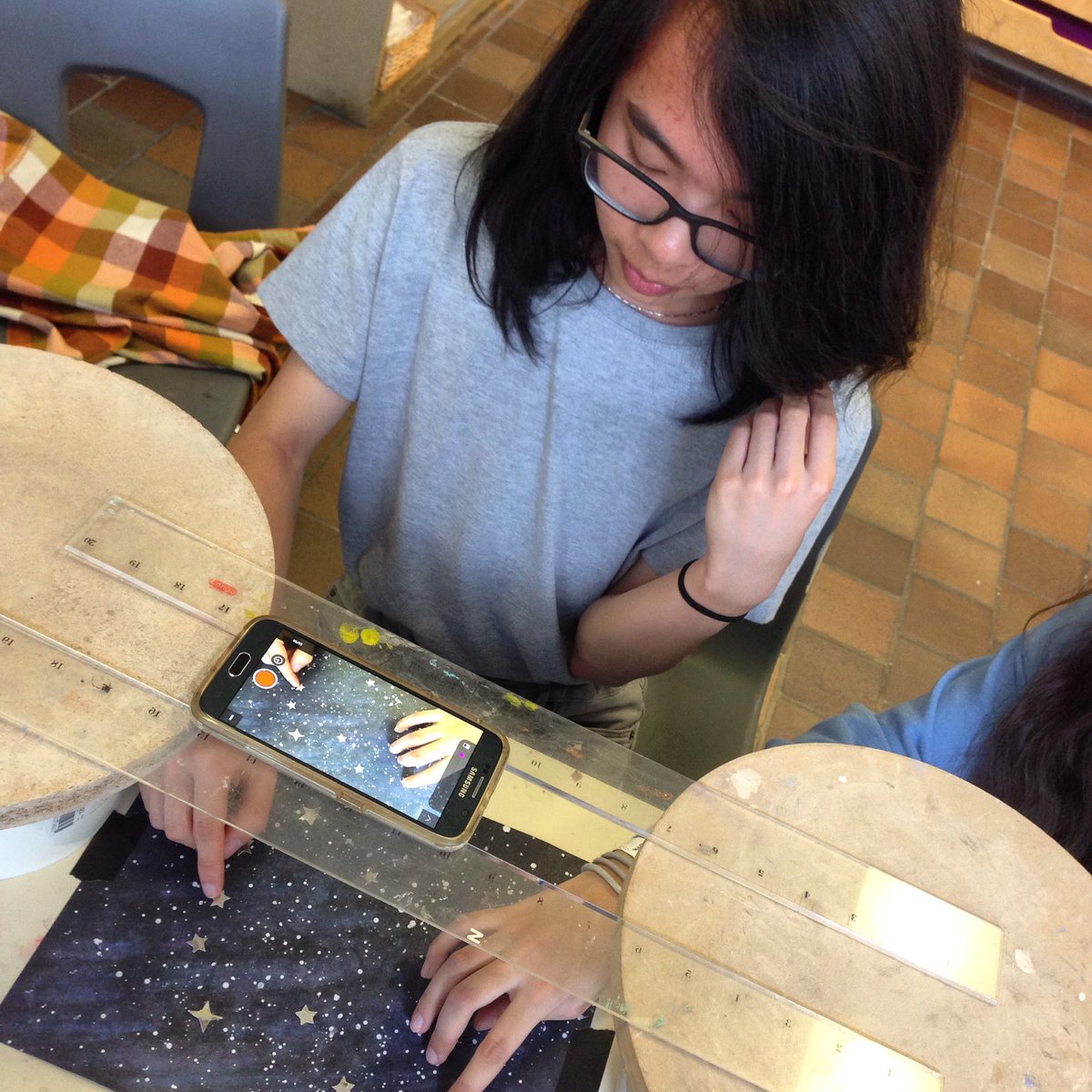 jen_leis's tweet photo. Stop motion animation! Gr 10 art students #ctsart #ctsartcentre #theartcentreatcentraltech #artclass #animation #papercut #useyourphone https://t.co/wR4lXmQAxq