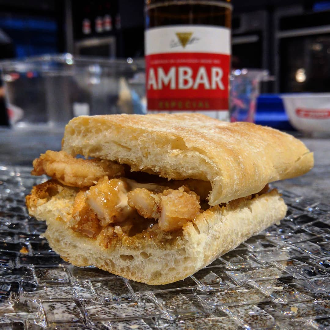 pd_diaz's tweet photo. "Delicatessen entre pan y pan" 🥙😋 #Taller de #bocatas en #LABJamada, con @ArrabalChef y @JonGnlz. @LaJamada, #LetsJam! 🍖 #RoastBeef con #demiglace, 🦑 #Calamares al #alioli de #ajonegro, 🍔#FileteRuso al #pesto, 🐷 #SandwichCubano, 🍗 #Mollete de #pollo, y 🐽 #CochinitaPibil. https://t.co/R9qMDnIMe1