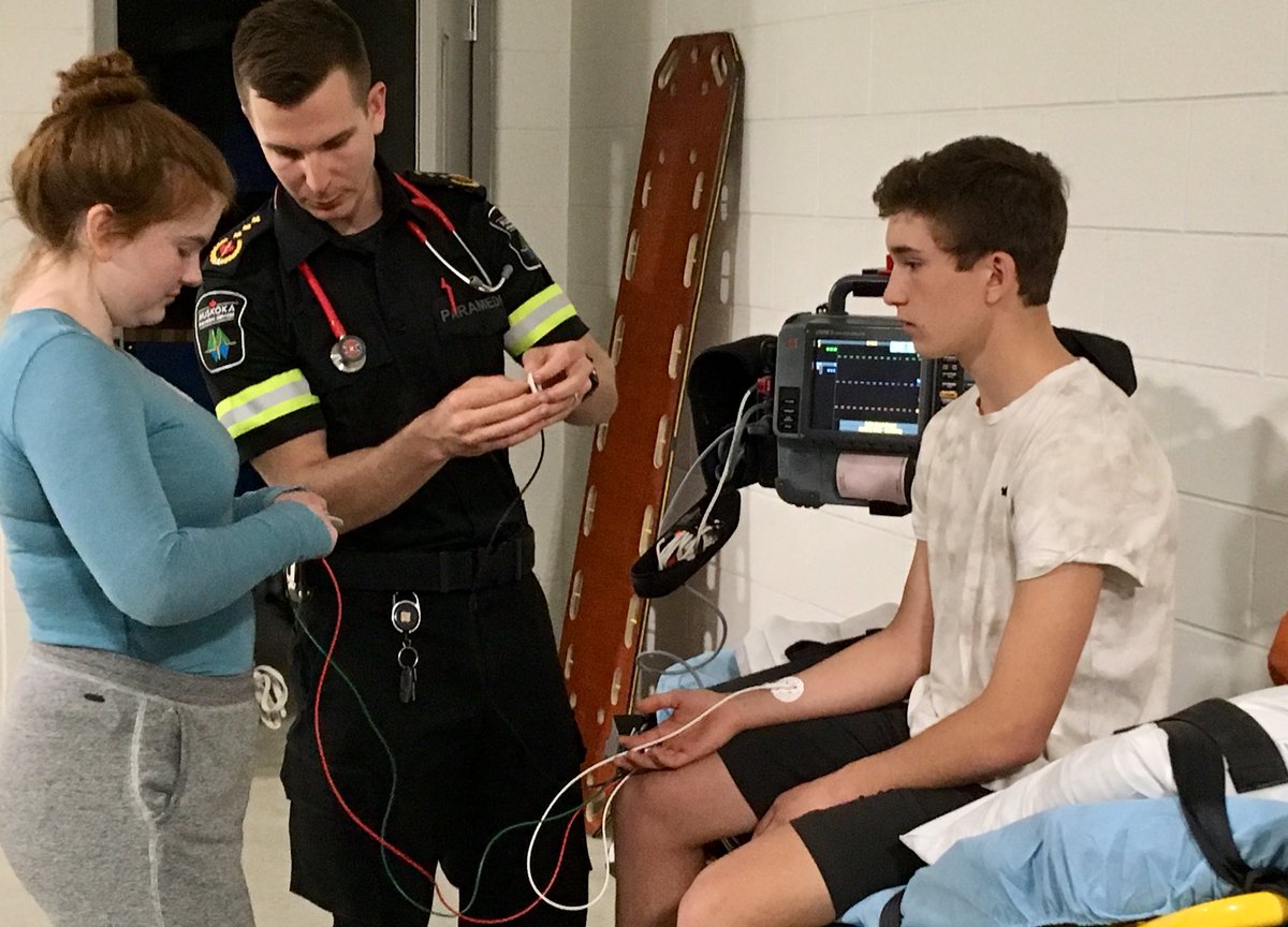 jules_yates3's tweet photo. Thank you Mike Cartwright for the tour and showing us all about the Muskoka Paramedic Service and the day in a life of a paramedic! @infobml #BMLSSlearns #shsm https://t.co/RFTwiMyk5Q