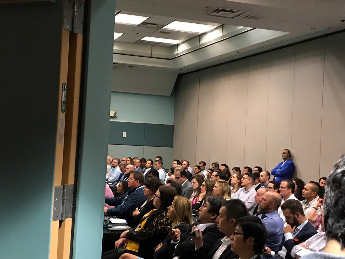 williamemills's tweet photo. Standing room only for my friend and client Suresh of CBW Bank - Yantra. https://t.co/2VrFtOyi6r