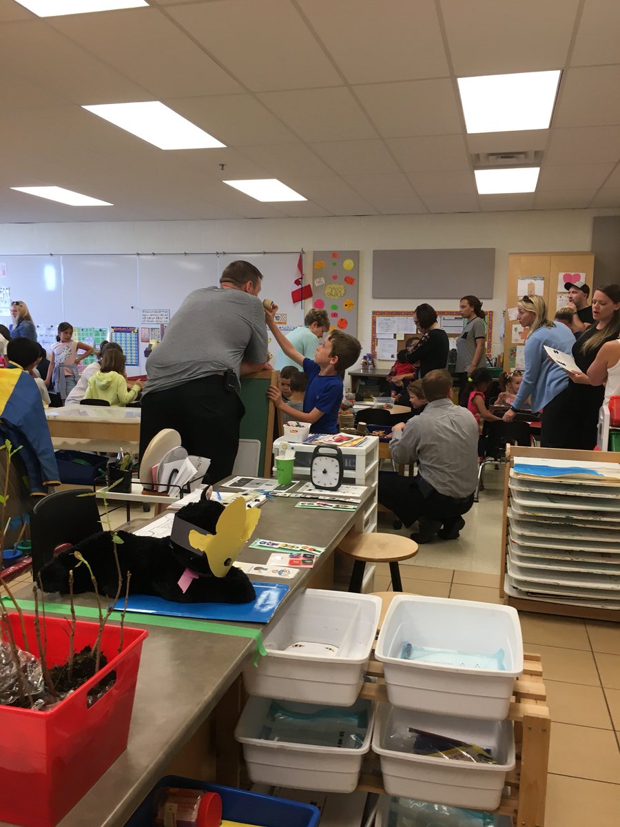 TvaAmbassadors's tweet photo. Kindergarten open house is going great! https://t.co/pXPUT4KKuM