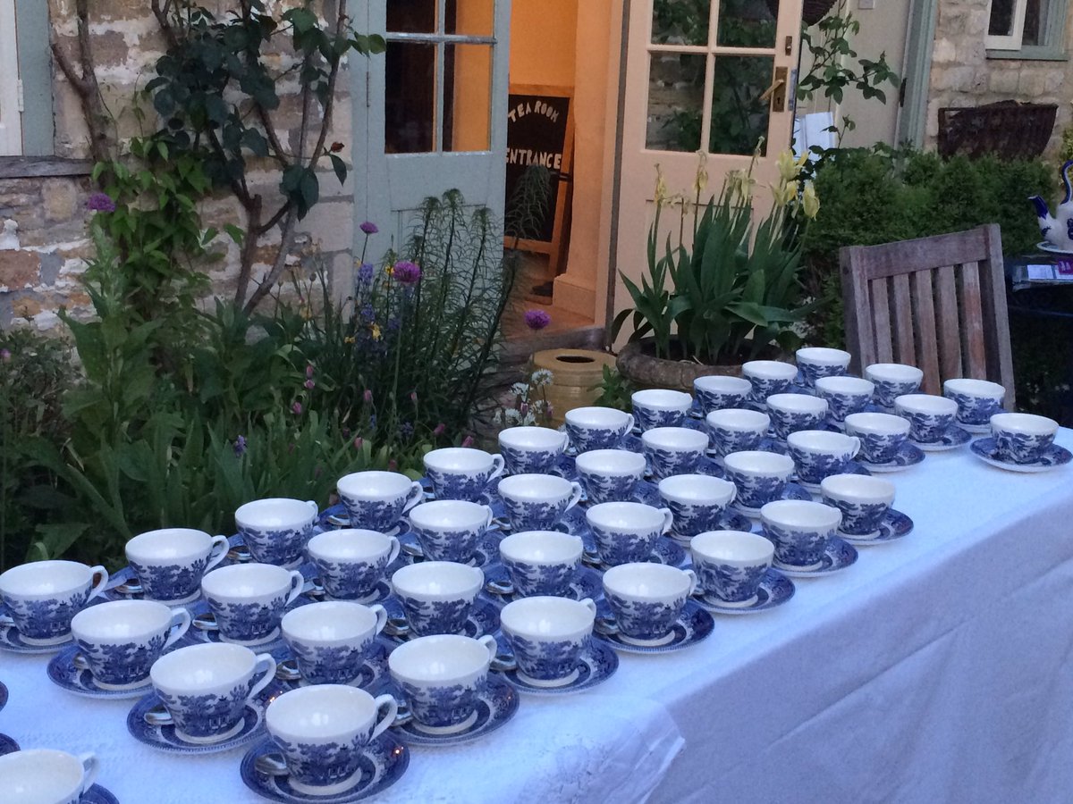 Top marks for hospitality to St Cyriac's, Lacock who hosted Visitation no 3 on this glorious Ascension Day evening. <a href="/RevdAJBeaumont/">Adam</a> @diobrizzle