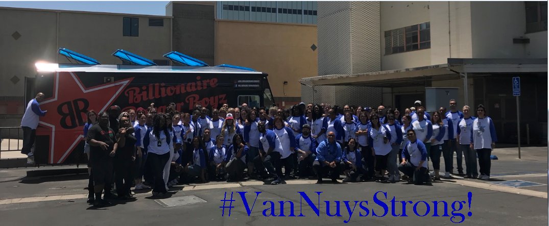 VanNuysStrong's tweet photo. Recognizing success! thank you Team VanNuys for taking the number 1 spot! thank you to the #BillionareBurgerBoyz for helping us mark such a great occasion #VanNuysStrong #UverseCLG #OurPromise https://t.co/indbsj6hog