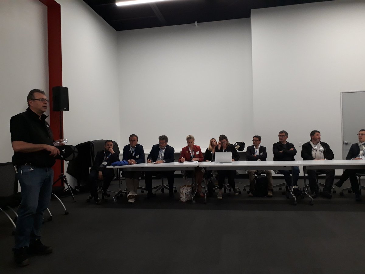 handgs's tweet photo. #SympoAcome échanges enthousiasmants avec le VP Manufacturing @Tesla Une vision du futur 👍 et une organisation industrielle optimisée de la fabrication des Tesla S X et 3. @pole_moveo et @CaissedesDepots partagent leur vision du potentiel en 🇫🇷 @ACOMEgroup @ENGIEgroup @3M https://t.co/syqEPIGlnW
