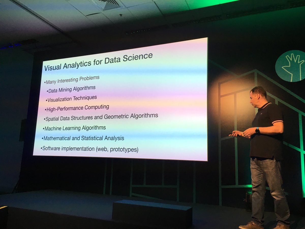 fabianenardon's tweet image. A lot is involved in Data Visualization... good to hear from Prof. João Comba from UFRGS (my alma mater) #QConSP