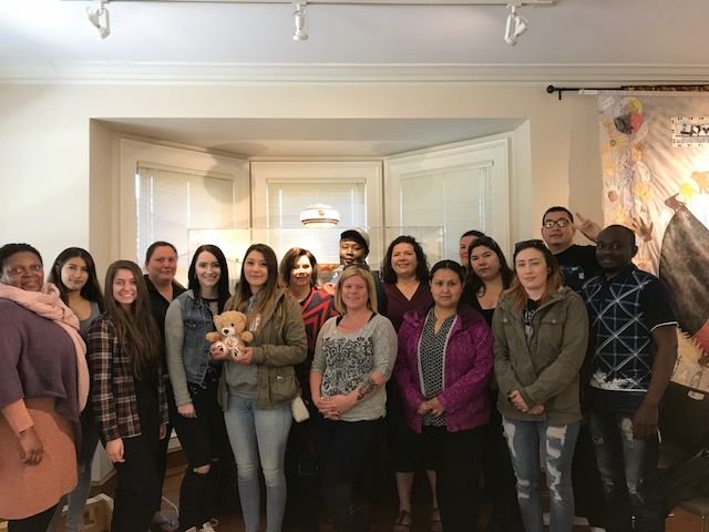 NCTR_UM's tweet photo. NCTR Bear for #bearwitnessday #JordansPrinciple #TRC #CalltoAction3
Thank you to the Inner City Social Work Program Class for visiting and taking this picture. https://t.co/VLtoNJzoYA