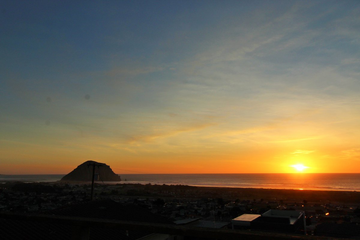 Mbrownslo's tweet photo. SOLD! SOLD! SOLD!
2631 Laurel Avenue, Morro Bay~
1789SF 3/2 $675K
CONGRATULATIONS to My Sweet Sellers! New Chapter!
#sellers #buyers #morrobayproperties #michellebrown #luvwhatido #blessings #letmesellyourhouse #viewsnevergetold
π‘ππ₯ https://t.co/DOvAeQnOqz