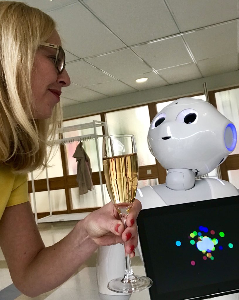 maija_aaltola's tweet photo. #DropoutStop -innovaatiokilpailun kaksipäiväisen hacathlonin jälkeen jury valitsi kaksi pilotointivaiheeseen etenevää ideaa ja joukkuetta. Onnittelut voittajille ja kiitokset kaikille! @OmniaKoulutus @AoSpesia @mercuria_kkol @Keskuspuisto_fi @Opetushallitus/Valteri https://t.co/iG4vBzddqN